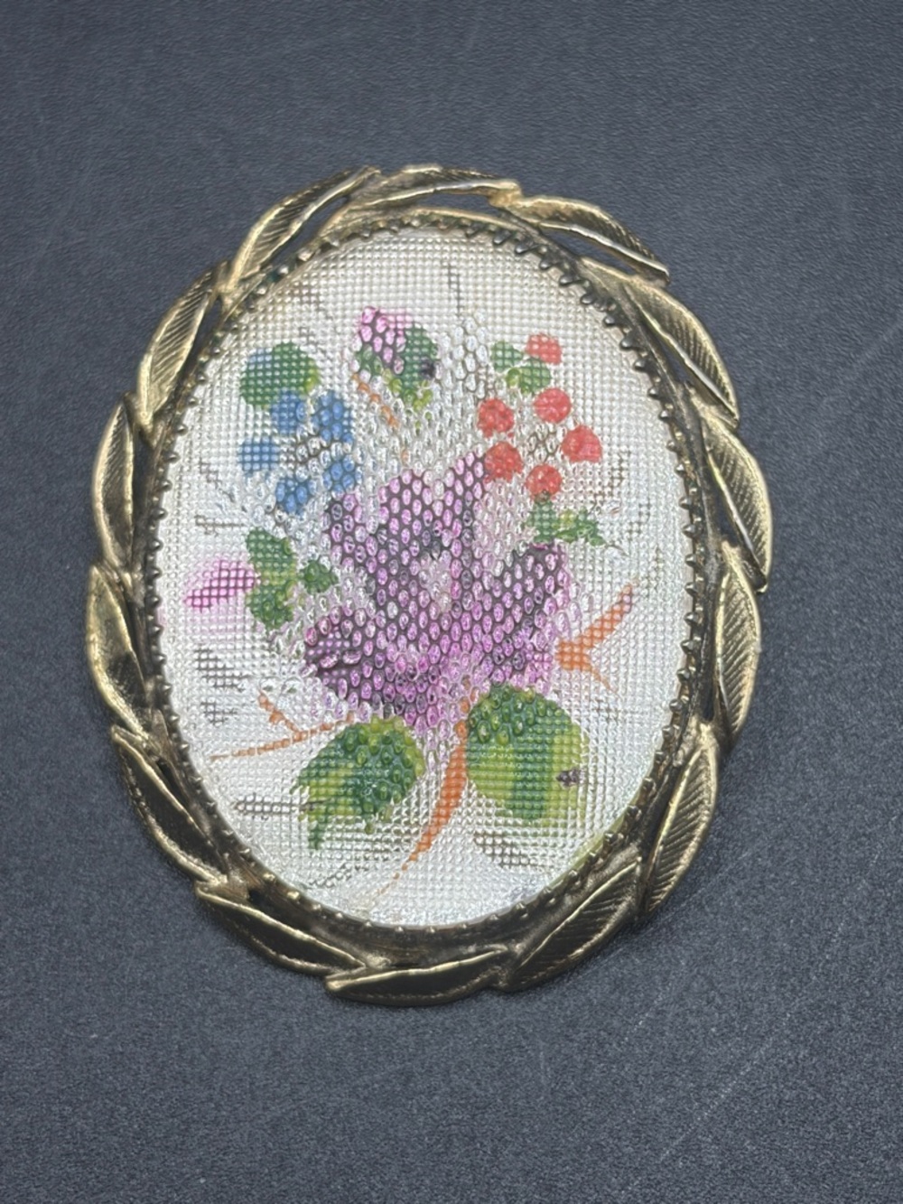 Vintage Hand Painted Textured Floral Cameo Oval Brooch Pin Jewelry Accessory